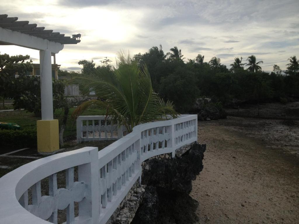 Moalboal Beach Resort Alcantara  Екстериор снимка